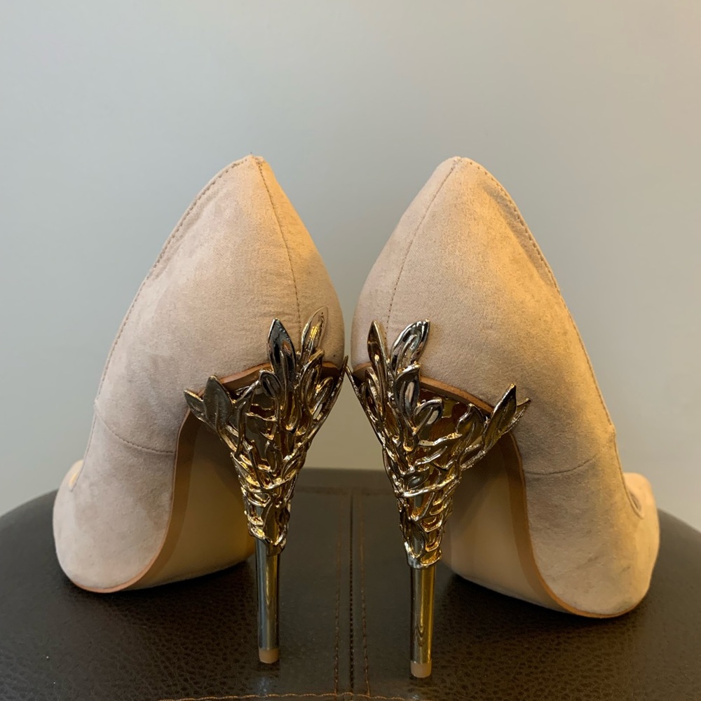 Shoedazzle suede pumps, size 8